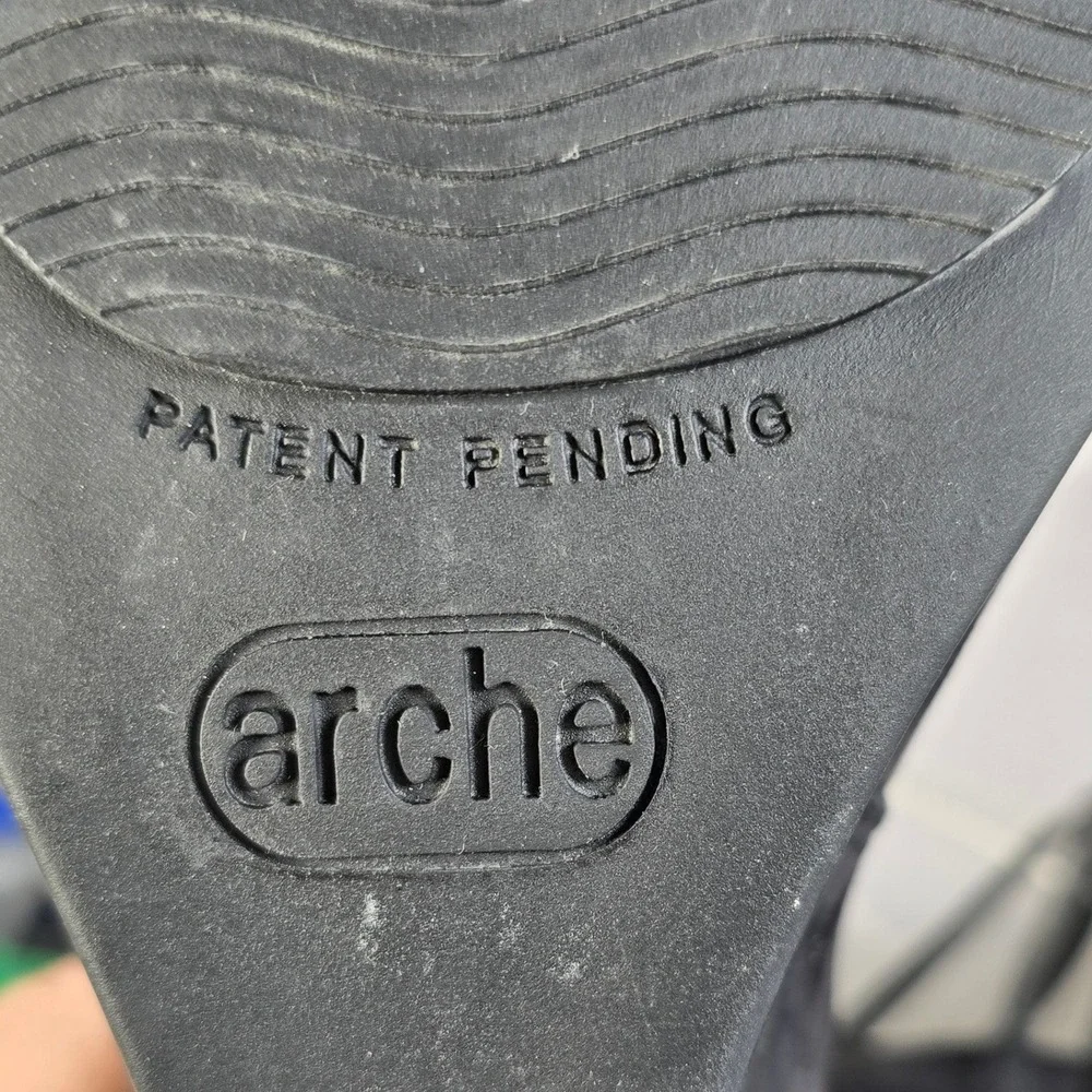 Arche black suede